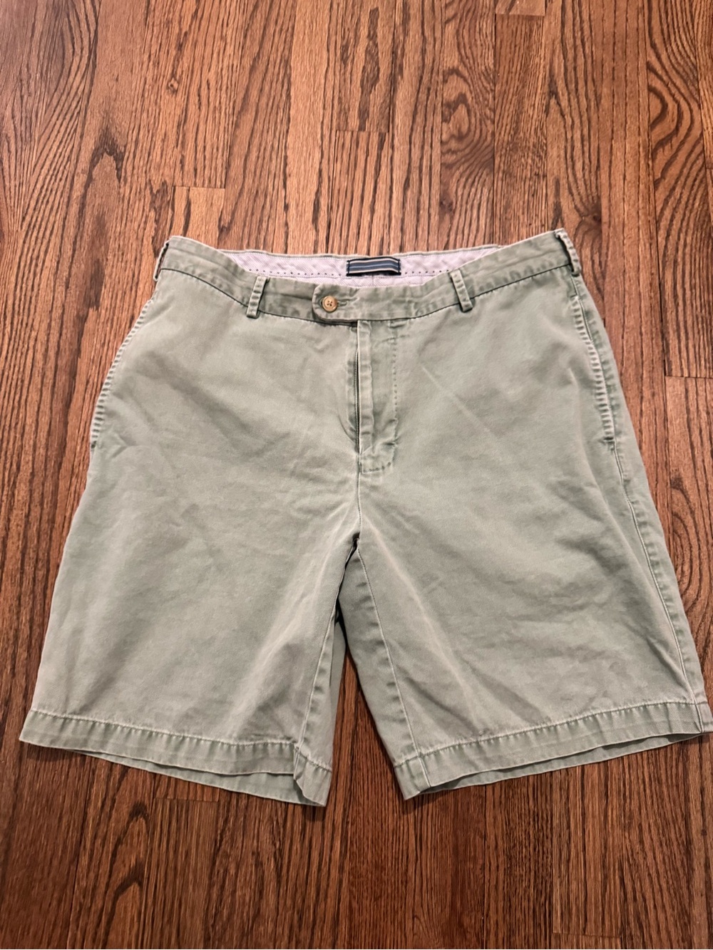 Peter Millar Men's Light Green Cotton Chino Shorts